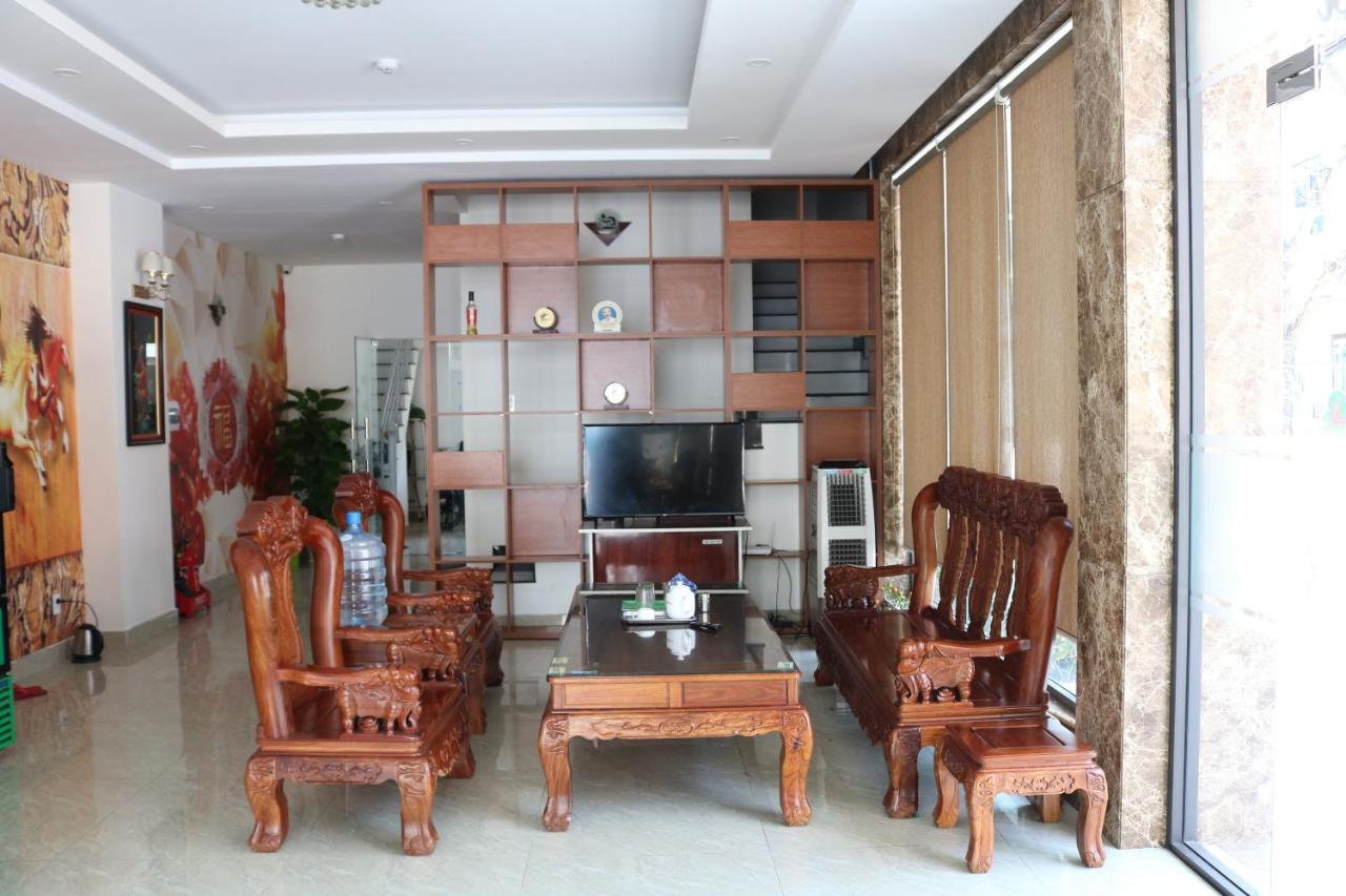 Phuc Ngoc Hotel Da Nang Exterior photo